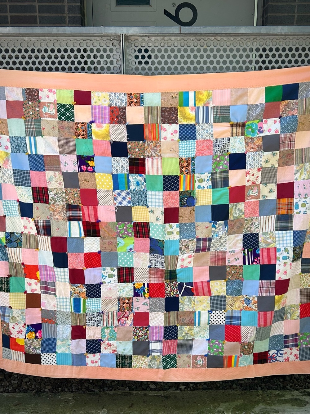 VINTAGE 1950’s-60’s handmade postage stamp quilt / EXCELLENT !! ⭐️⭐️⭐️⭐️⭐️